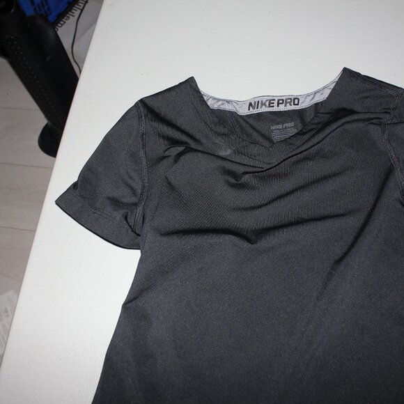 Black Nike Pro Top Size Medium - Picture 2 of 5